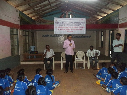 DIRECTOR'S INTERACTION WITH THE SOCIAL SPORTS SCHOOL STUDENTS